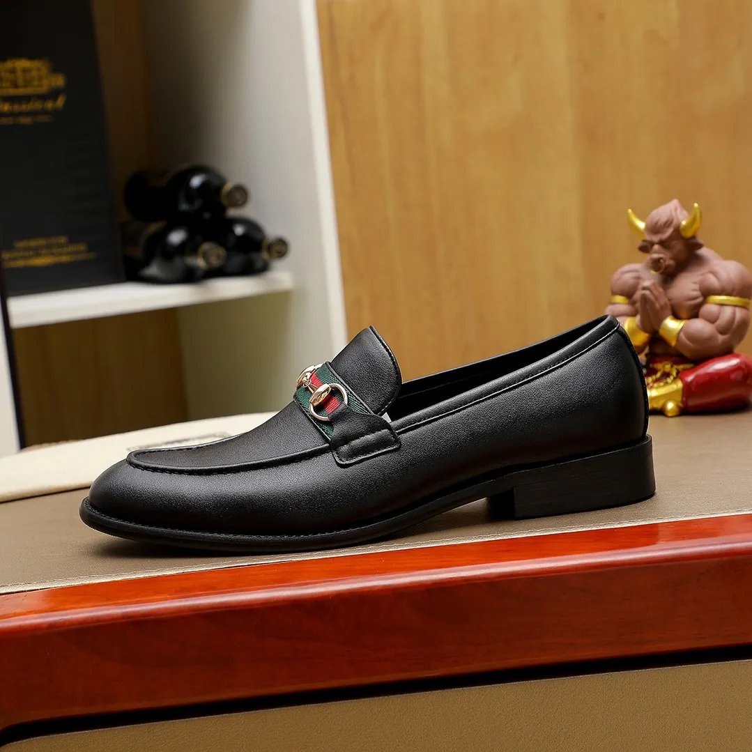 Men's men's shoes 💰400 🆘【GUCCI】Gucci ·🐑里· Hot-selling beanie shoes, top brand luxury, top quality, latest fashion beanie shoes.. The upper is made of original first-layer cowhide. (🐑leather·inner). The original stylish and stylish soft rubber wear-resistant and non-slip outsole is light and comfortable on the foot, available in black! Matching code: 39/45 (38.46. Can be customized)